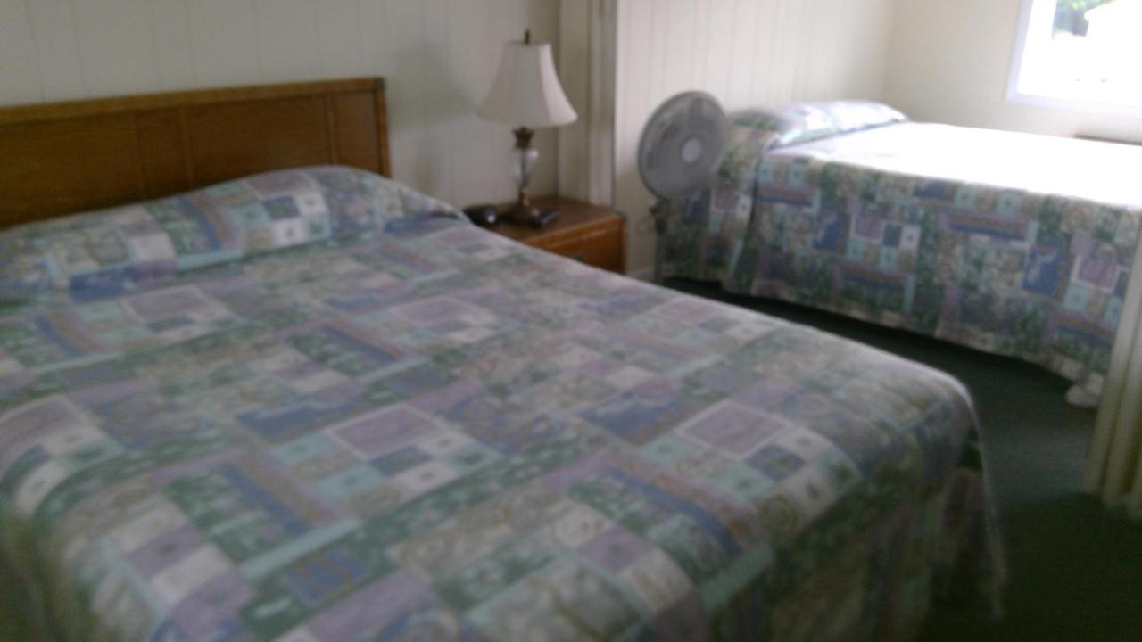 Village Green Motel Yarmouth Port Zewnętrze zdjęcie